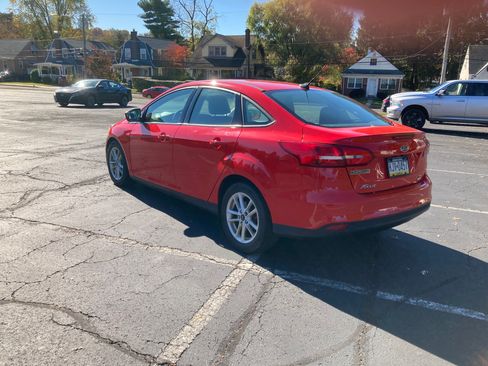 Used 2017 Ford Focus SE image 5