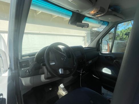 Used 2016 Mercedes-Benz Sprinter 2500 image 24