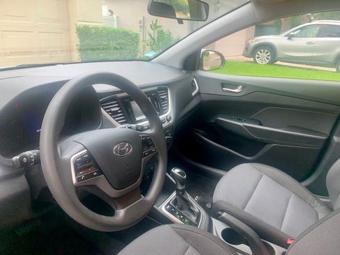 Used 2022 Hyundai Accent SE FWD image 12