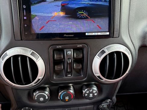 Used 2014 Jeep Wrangler Unlimited Sport image 13