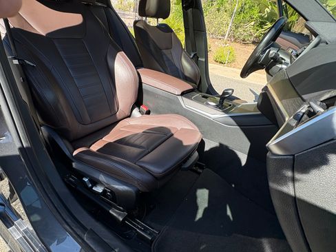 Used 2021 BMW 330e w/ M Sport Package image 12