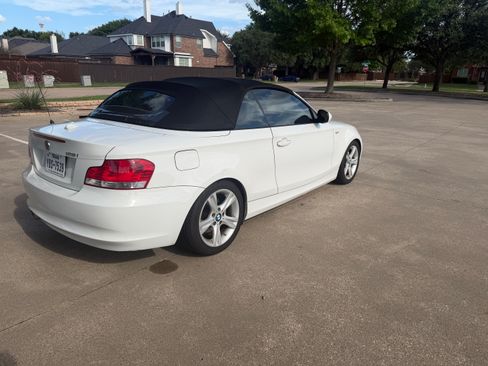 Used 2011 BMW 128i Convertible RWD image 9