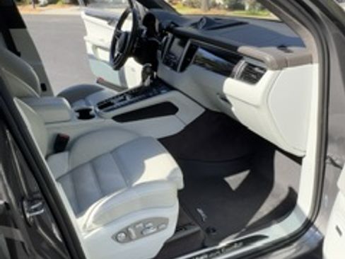 Used 2015 Porsche Macan Turbo image 14