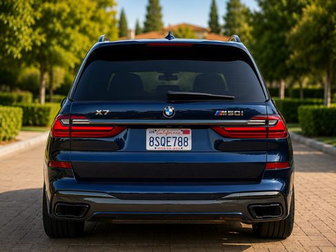 Used 2021 BMW X7 M50i AWD/4WD image 6