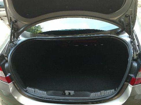 Used 2011 Jaguar XF Premium image 5