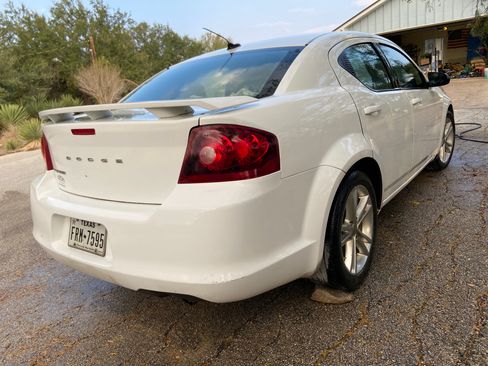Used 2012 Dodge Avenger SE image 4