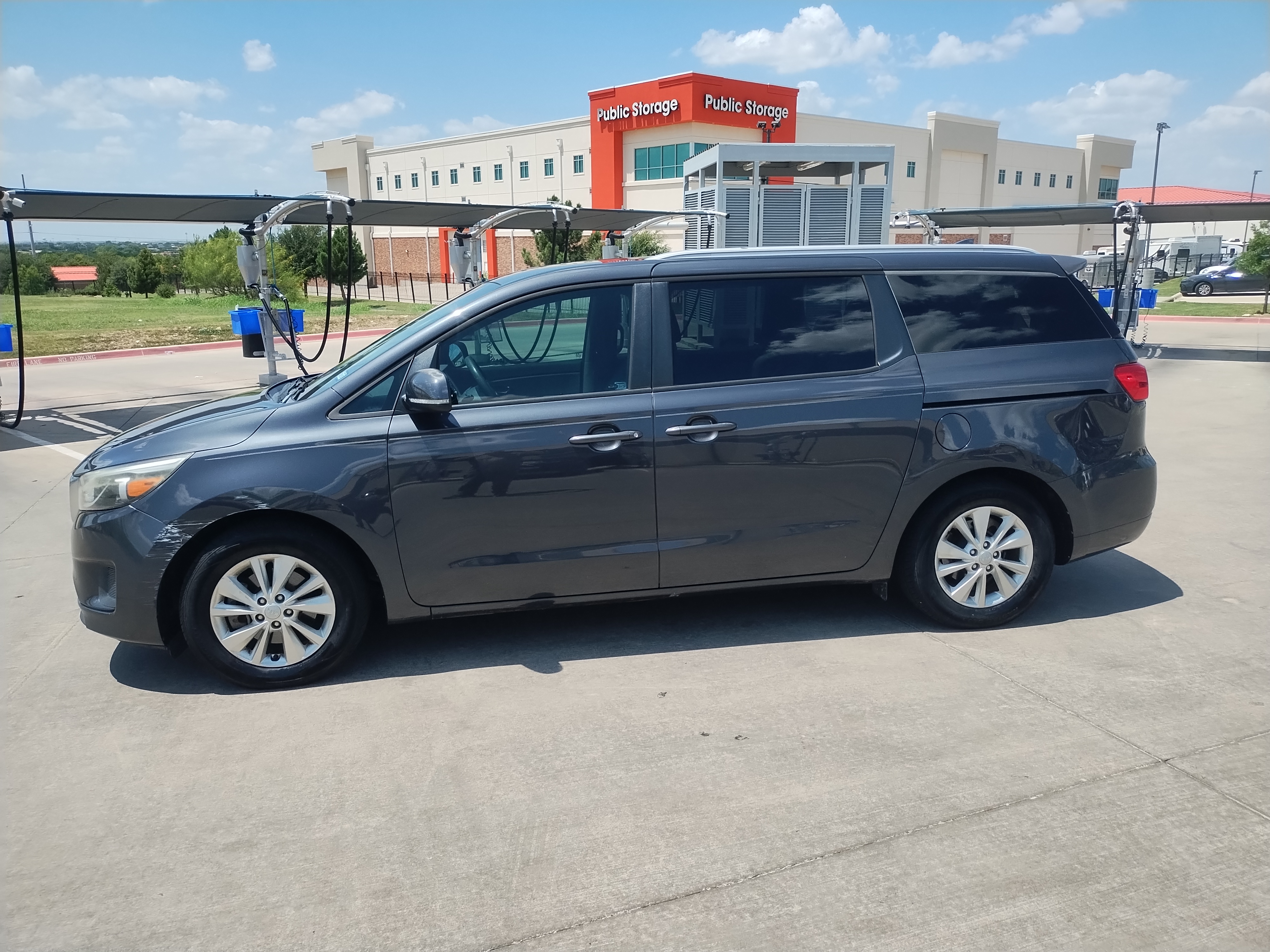 Used 2015 Kia Sedona LX w/ LX Convenience Package FWD image 2