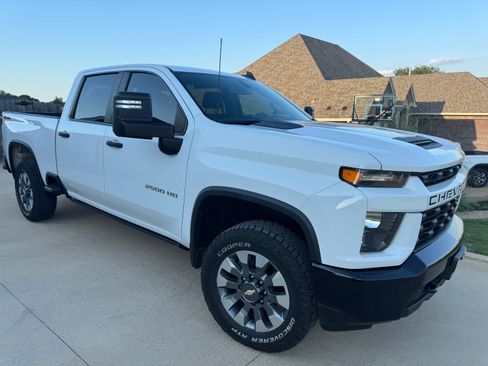 Used 2022 Chevrolet Silverado 2500 Custom w/ Custom Value Package AWD/4WD image 10