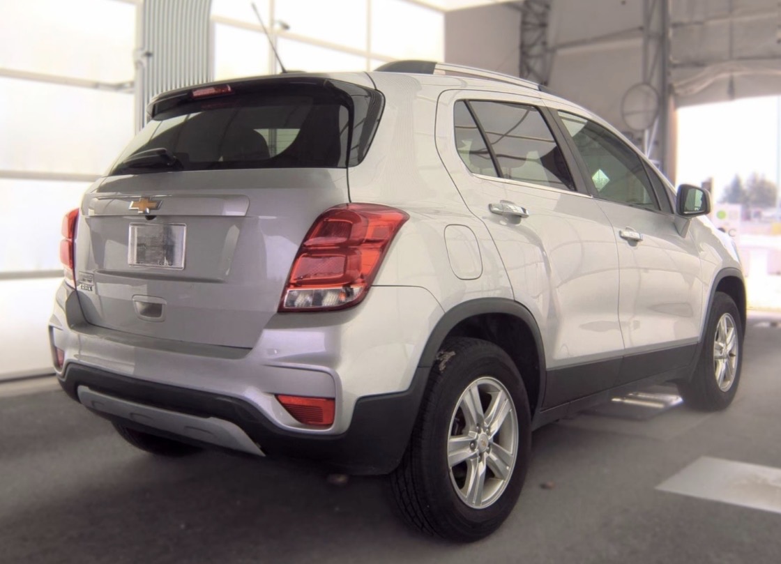 Used 2018 Chevrolet Trax LT w/ LT Convenience Package AWD/4WD image 4