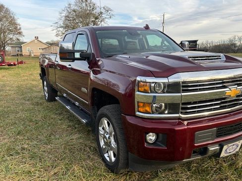 Used 2017 Chevrolet Silverado 2500 High Country w/ Duramax Plus Package image 2