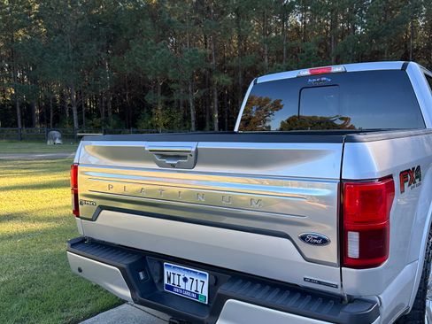 Used 2018 Ford F150 Platinum w/ Equipment Group 701A Luxury image 5