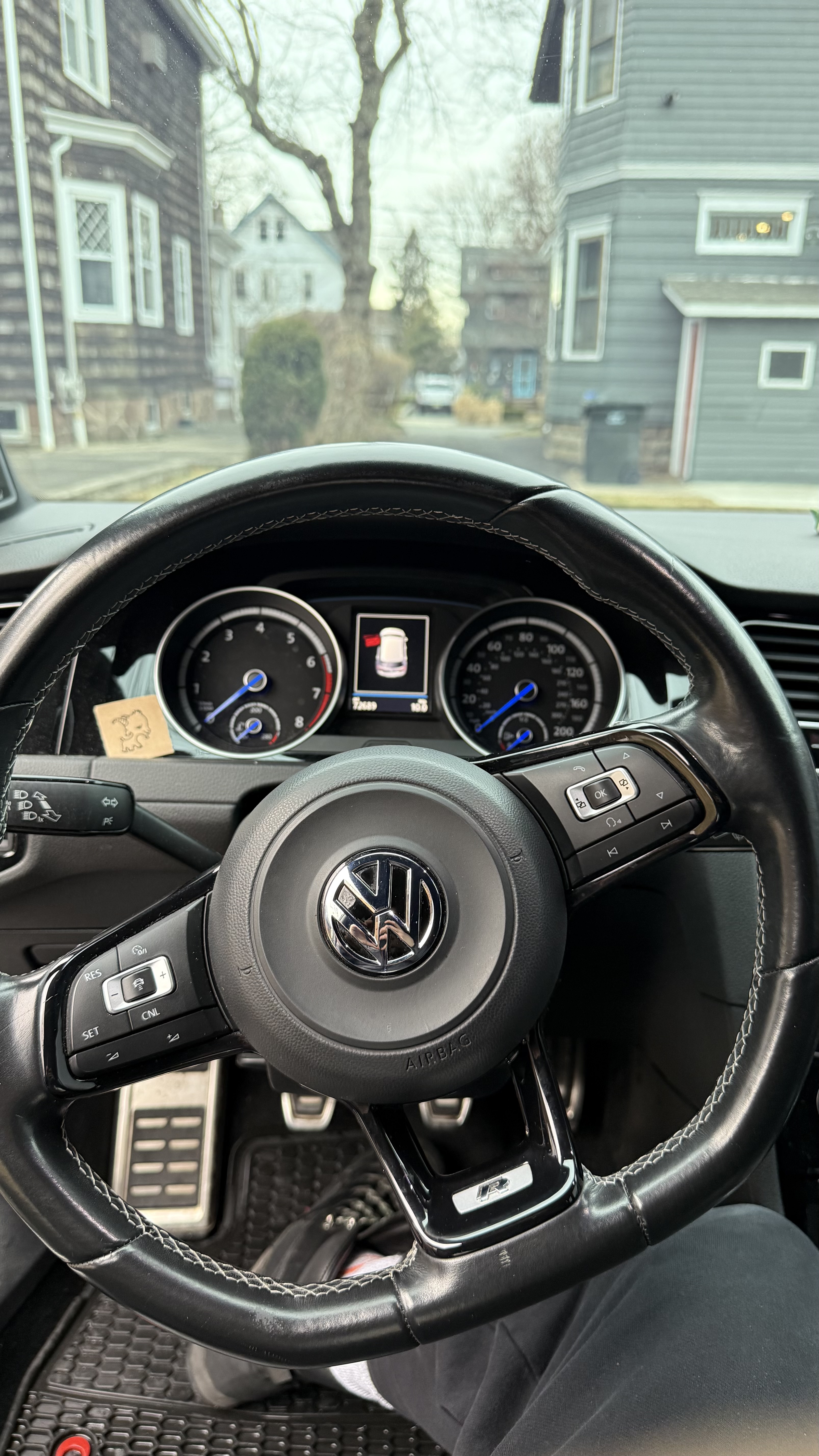 Used 2017 Volkswagen Golf 4-Door AWD/4WD image 11