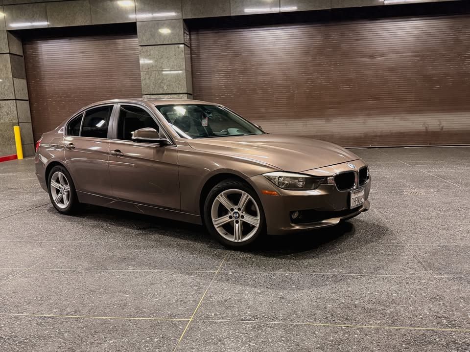 Used 2014 BMW 320i Sedan RWD image 9