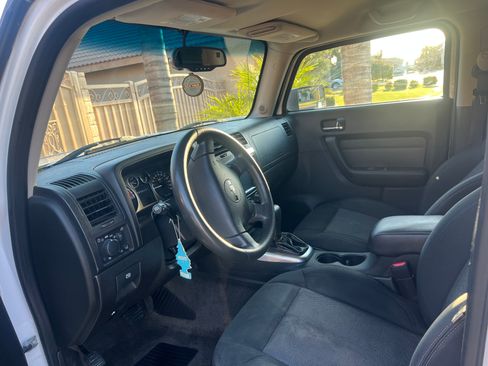 Used 2006 HUMMER H3 image 9