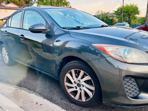 Used 2013 MAZDA MAZDA3 i Touring w/ Preferred Equipment Pkg image 4