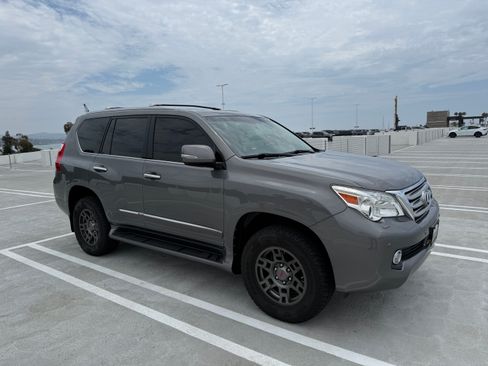 Used 2011 Lexus GX 460 Premium AWD/4WD image 4