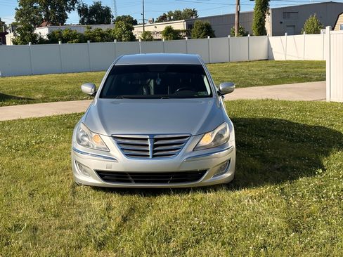 Used 2013 Hyundai Genesis 3.8 RWD image 2