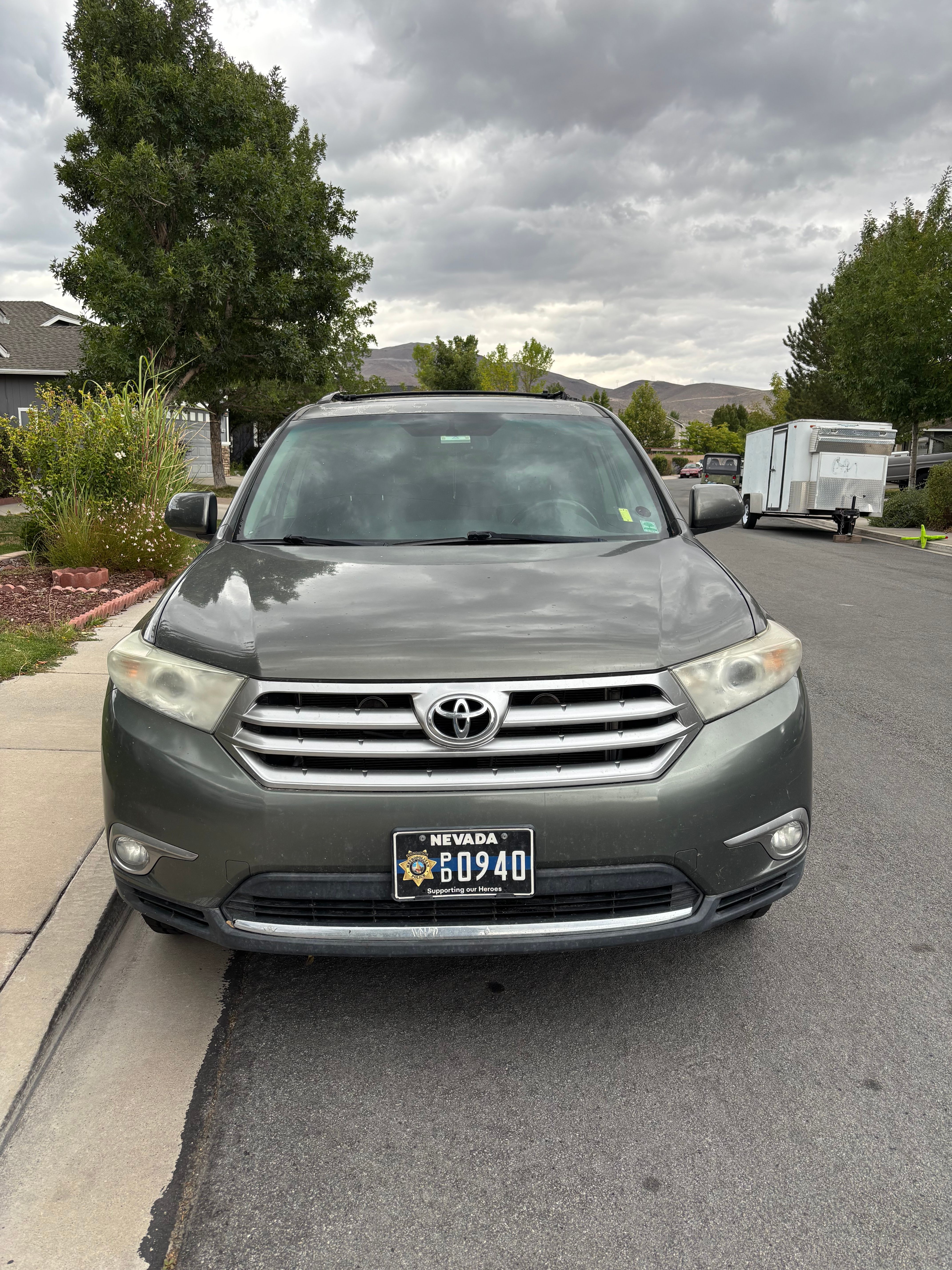 Used 2012 Toyota Highlander SE w/ Tow Pkg AWD/4WD image 11