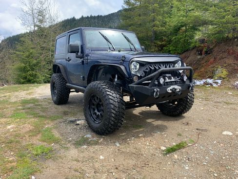 Used 2013 Jeep Wrangler Sport image 2