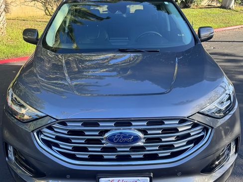 Used 2021 Ford Edge Titanium AWD/4WD image 2