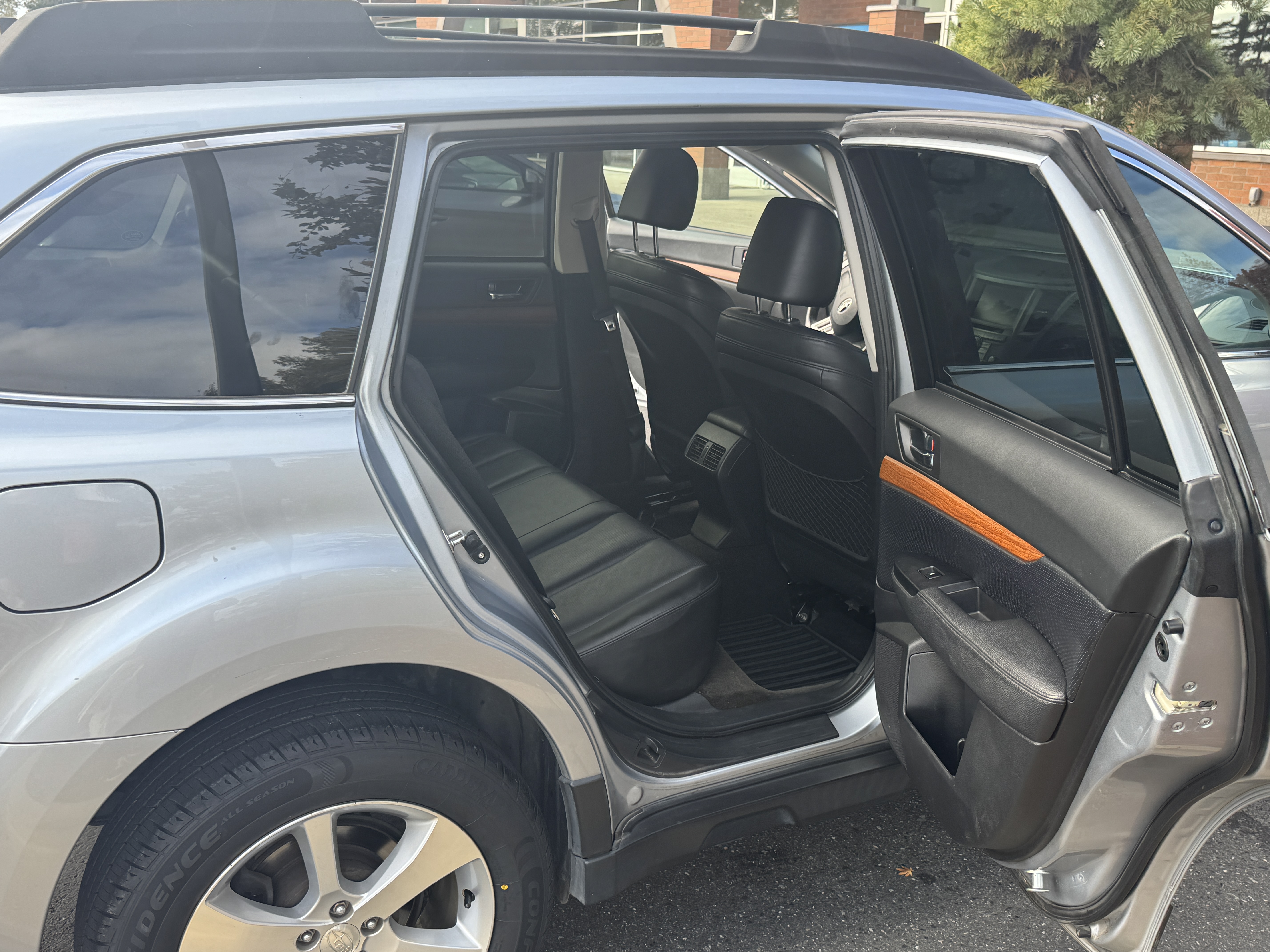 Used 2013 Subaru Outback 2.5i Limited AWD/4WD image 11