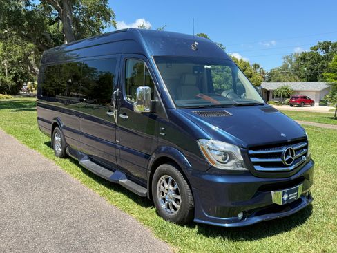 Used 2014 Mercedes-Benz Sprinter 2500 image 6