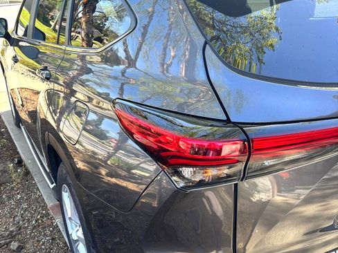 Used 2023 Toyota Highlander LE image 4