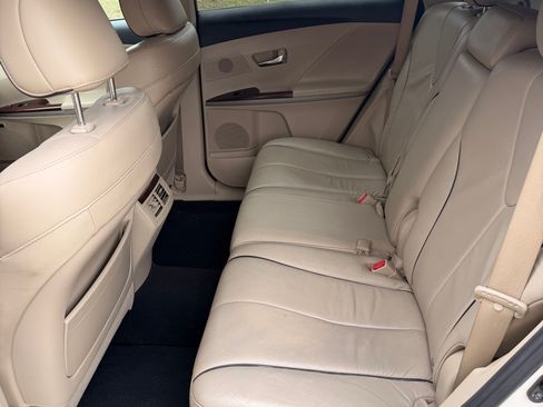 Used 2010 Toyota Venza image 8