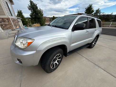 Used 2006 Toyota 4Runner SR5 AWD/4WD image 11