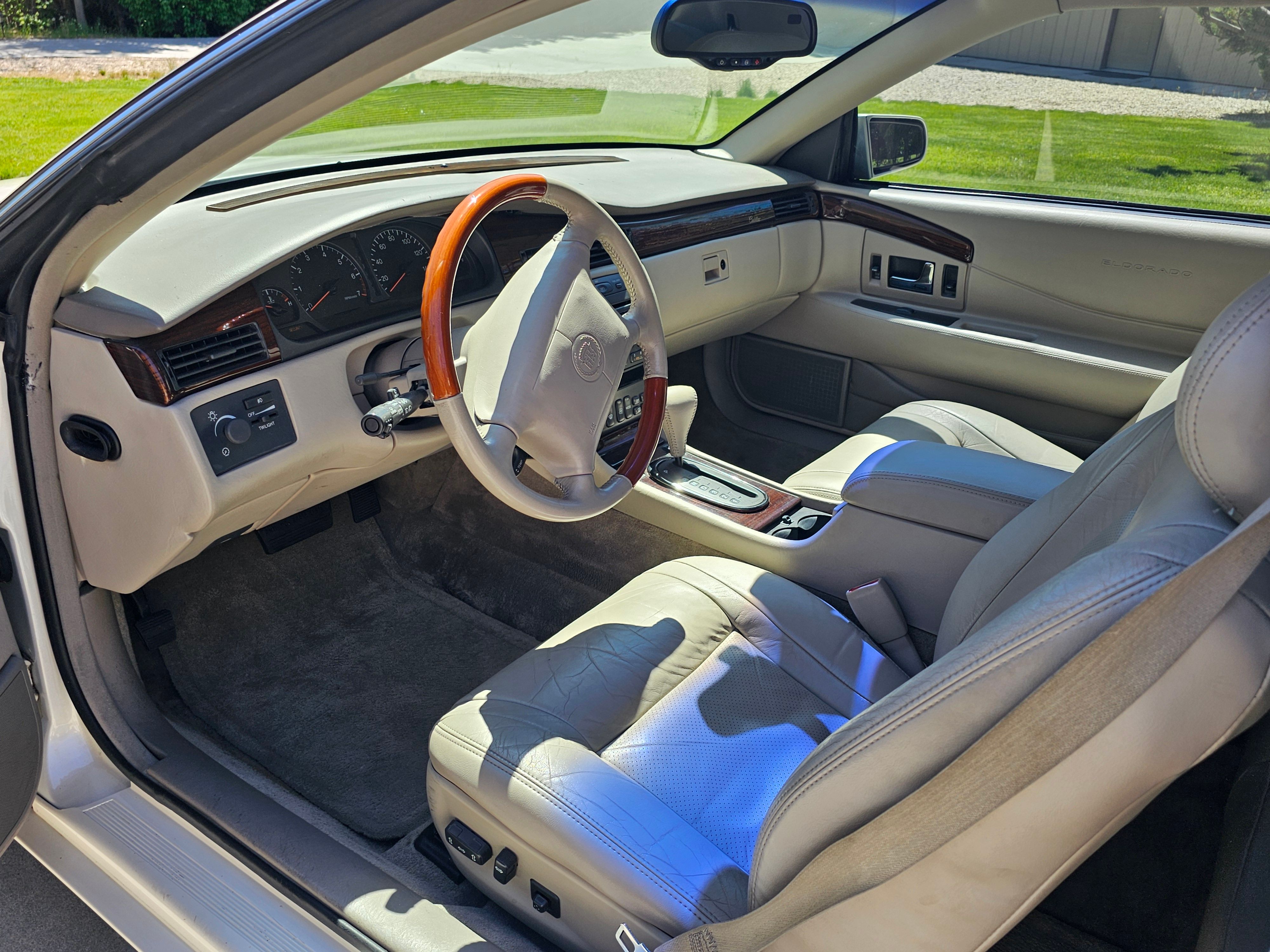 Used 2001 Cadillac Eldorado Touring FWD image 14