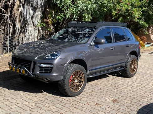 Used 2009 Porsche Cayenne Turbo S AWD/4WD image 1