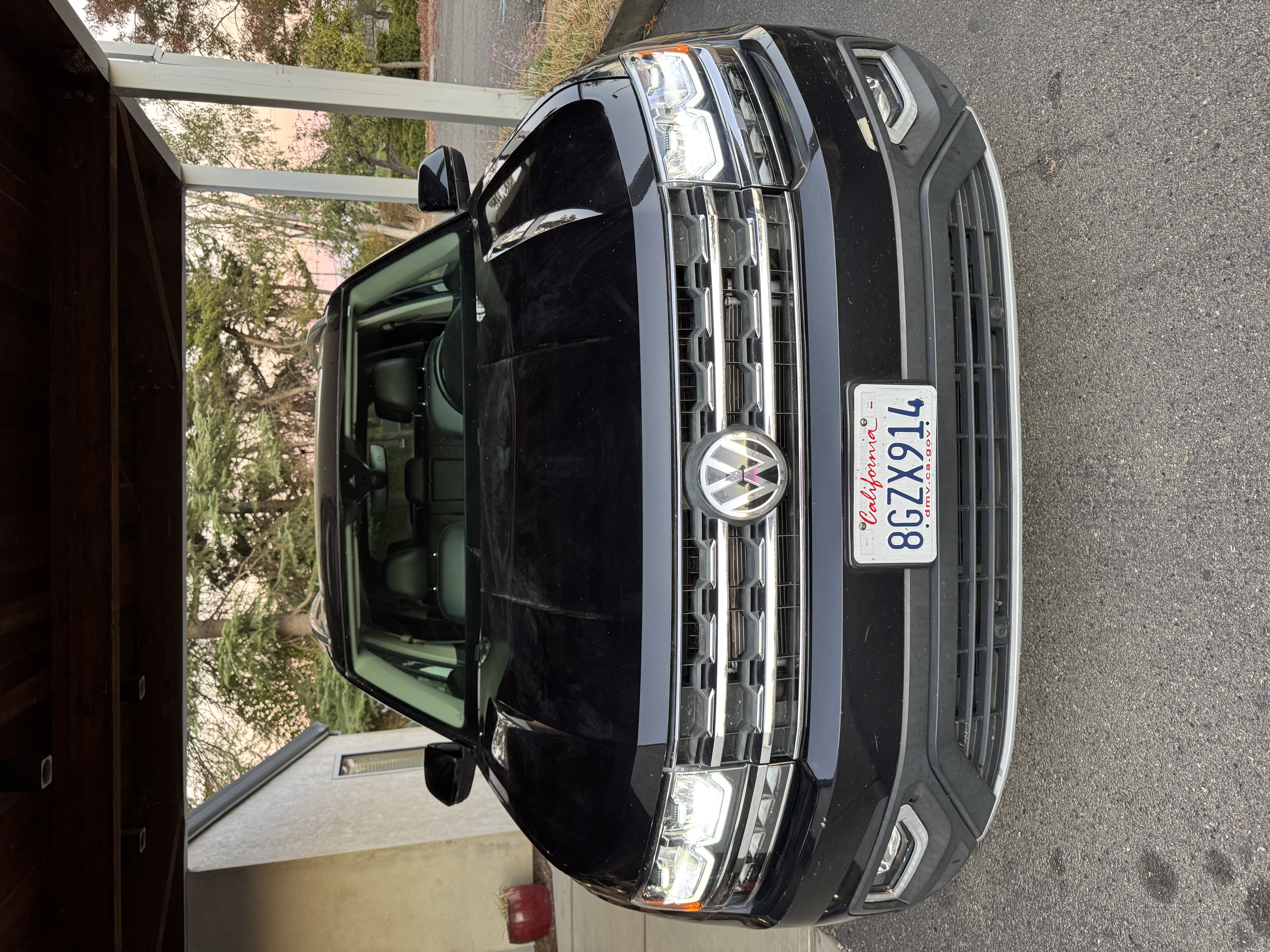 Used 2018 Volkswagen Atlas SEL AWD/4WD image 2