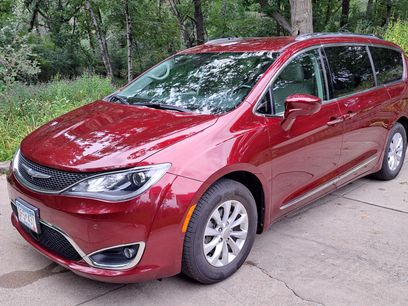 Used 2018 Chrysler Pacifica Touring-L w/ Advanced Safetytec Group