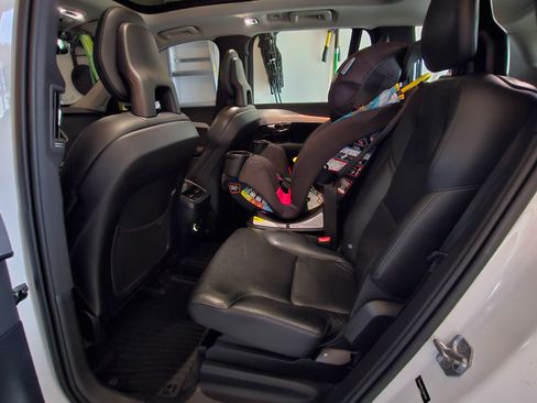 Used 2018 Volvo XC90 T6 Momentum w/ Convenience Package image 15