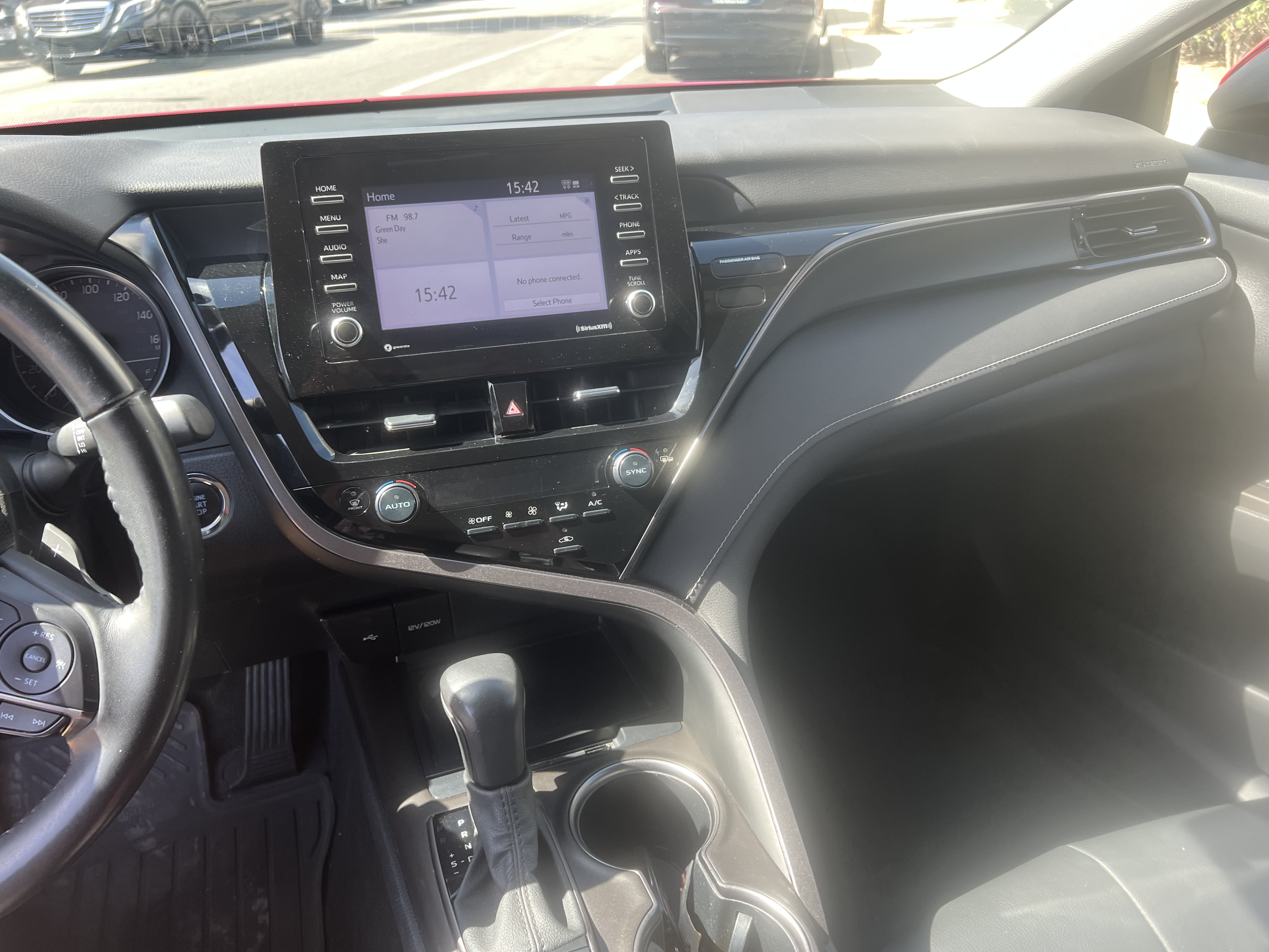 Used 2023 Toyota Camry SE w/ Convenience Package FWD image 13