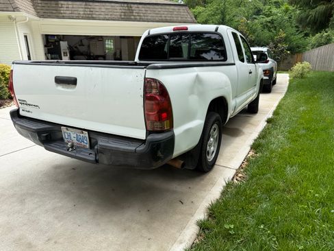 Used 2014 Toyota Tacoma 2WD Access Cab w/ Convenience Package image 5