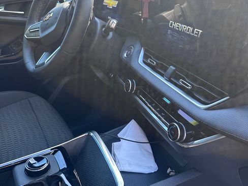 Used 2026 Chevrolet Equinox LT image 10