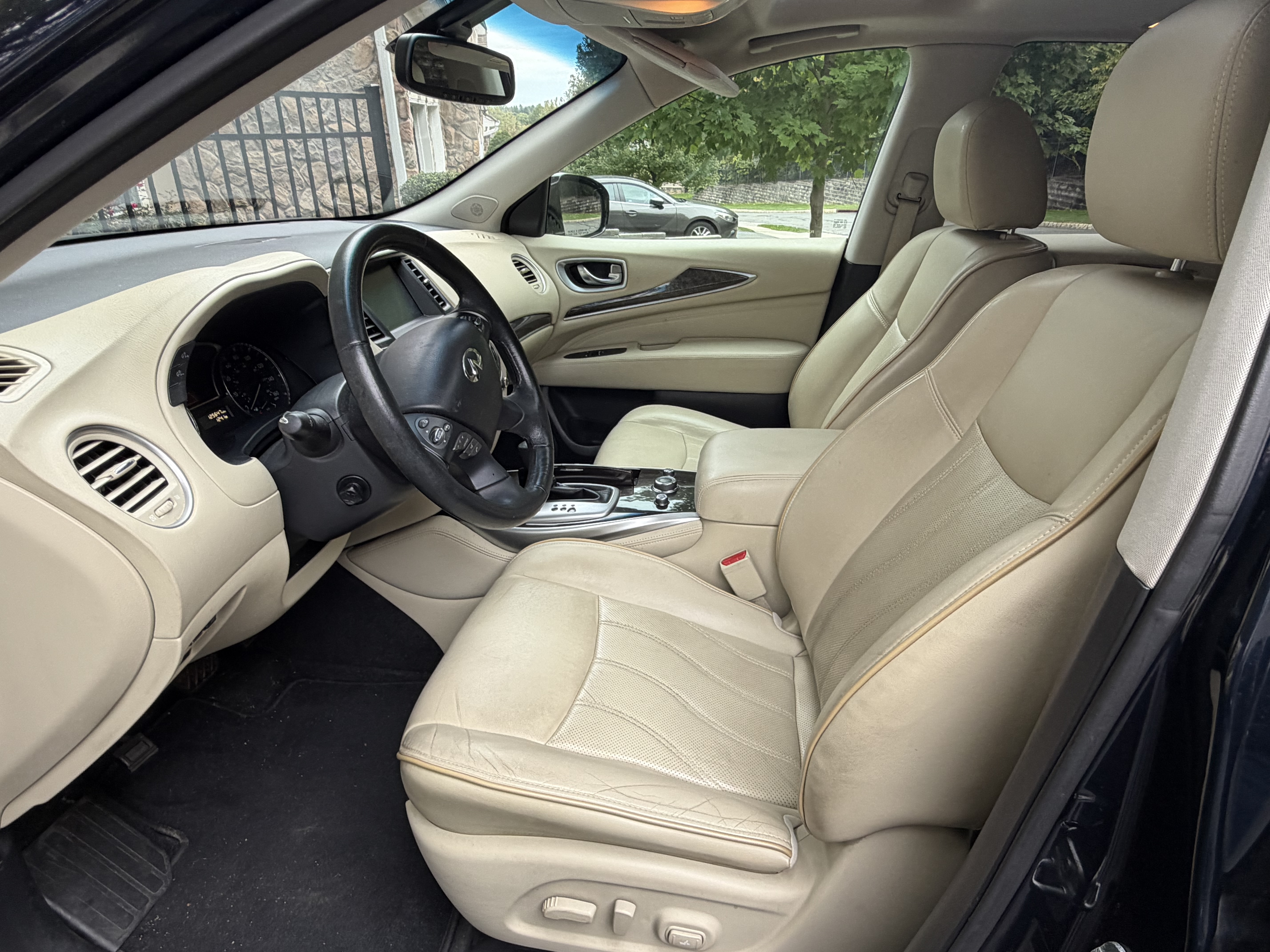 Used 2015 INFINITI QX60 Luxe w/ Premium Plus Package AWD/4WD image 5