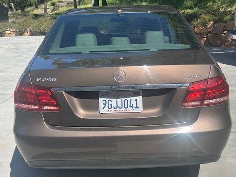 Used 2015 Mercedes-Benz E 250 BlueTEC 4MATIC Sedan image 14