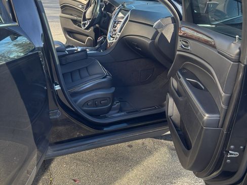Used 2015 Cadillac SRX Luxury image 11