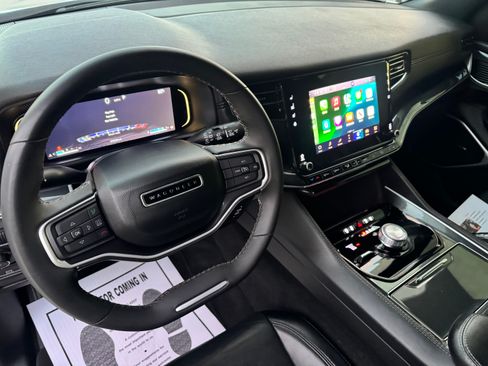 Used 2022 Jeep Wagoneer Series I image 15