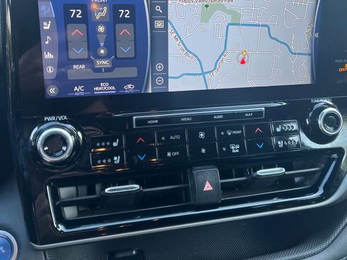 Used 2021 Toyota Highlander Limited AWD/4WD image 15