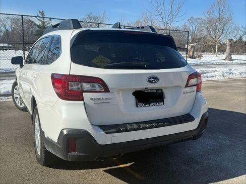 Used 2019 Subaru Outback 2.5i Premium image 4