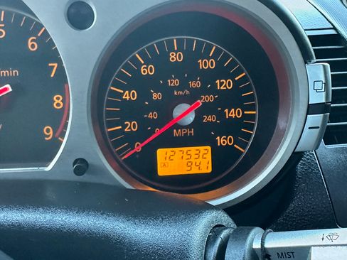 Used 2007 Nissan 350Z Coupe w/ Cargo Convenience Pkg RWD image 10