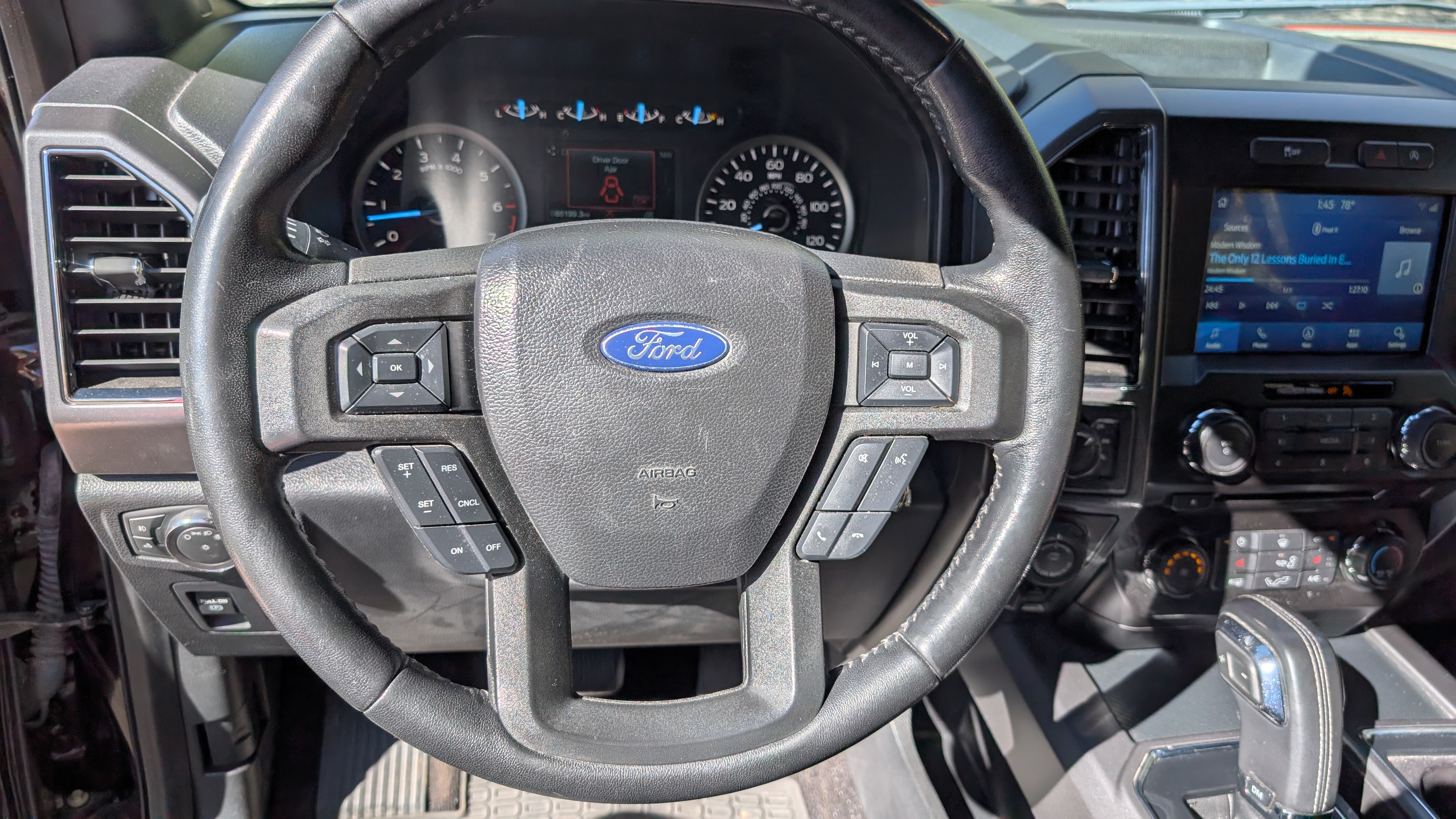 Used 2018 Ford F150 XLT w/ Equipment Group 302A Luxury AWD/4WD image 15
