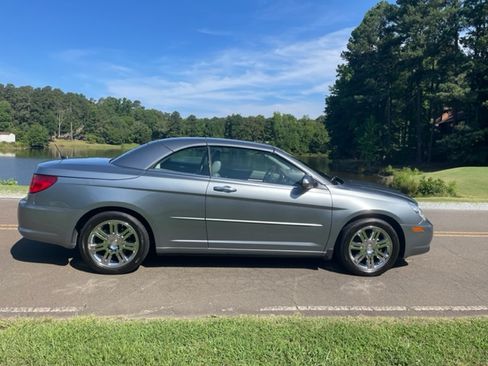 Used 2008 Chrysler Sebring Limited w/ Luxury Group image 11