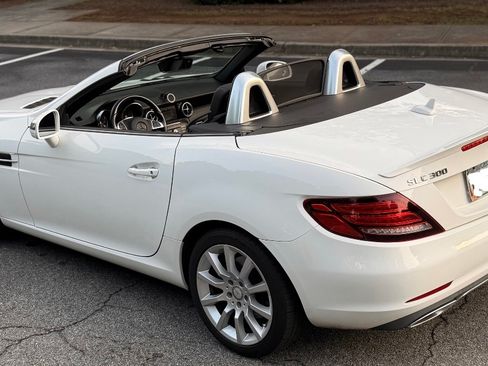 Used 2017 Mercedes-Benz SLC 300 image 9