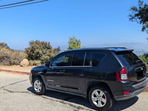 Used 2014 Jeep Compass Latitude w/ Sun/Sound Group image 4