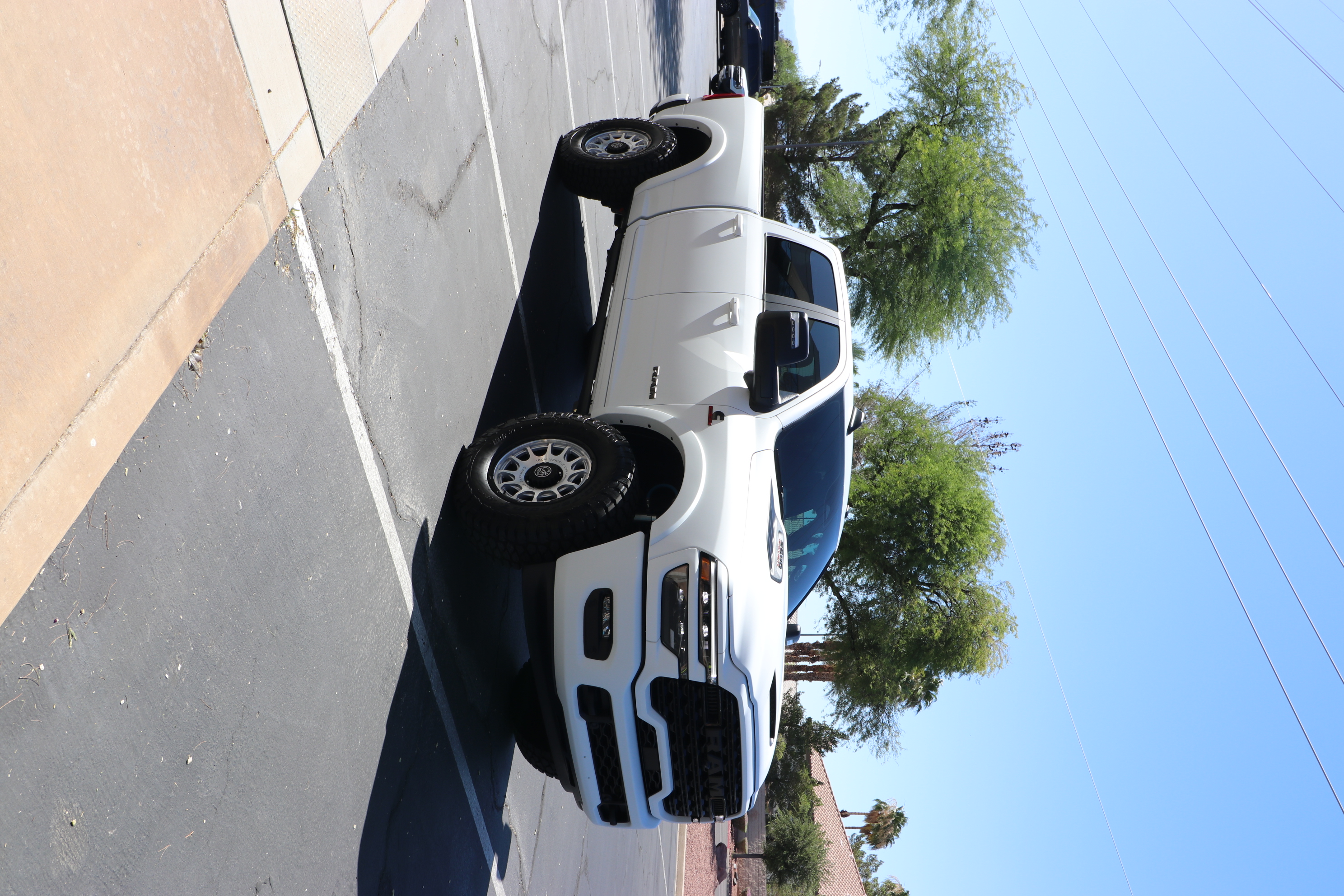 Used 2025 RAM 2500 Limited AWD/4WD image 1