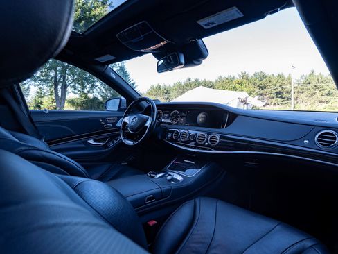 Used 2015 Mercedes-Benz S 550 4MATIC Sedan image 6